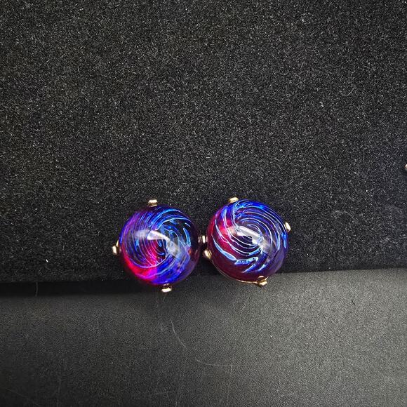 Vintage Dragon's Breath Screw Back Earrings Purple Blue Cabochon - Picture 8 of 8